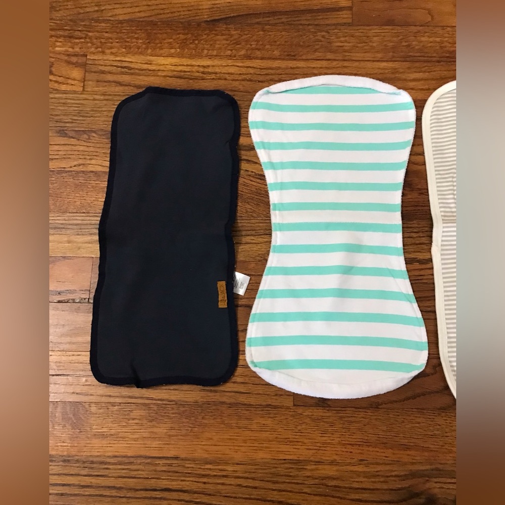 Baby Bibs & Burp Cloth Set of 6 Boy or Girl 
3 Bibs
3 Burp Cloths
Unisex Infant - Picture 3 of 6